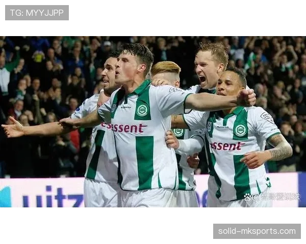 格罗宁根中场组织持续提升,展现出色表现助力球队重回胜利轨道 格罗宁根中场组织持续提升,展现出色表现助力球队重回胜利轨道