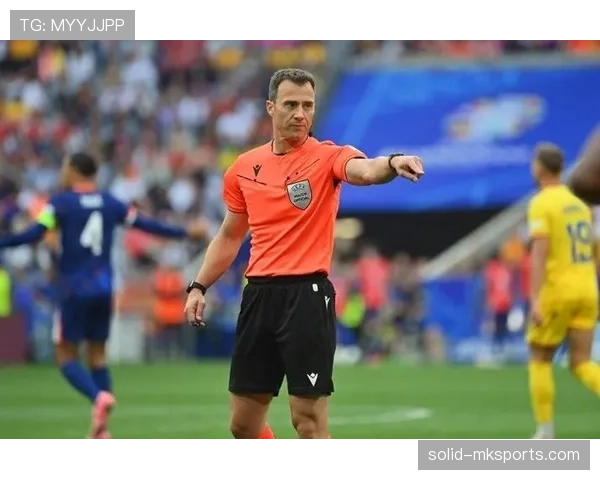 范戴克2025赛季零封次数创新高,后防表现稳健助力球队争冠 范戴克2025赛季零封次数创新高,后防表现稳健助力球队争冠